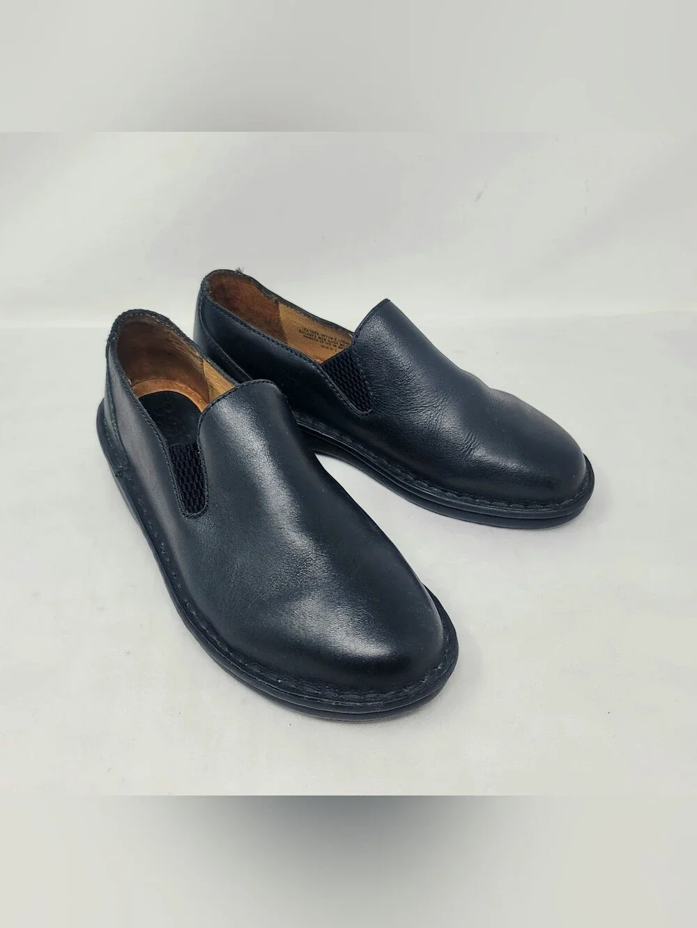 Born Womens Black Leather Slip On Cushioned Flats Walking Loafers Shoes Clean 7